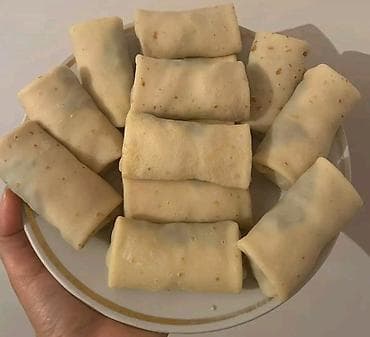 Ev şəraitində hazırlanmış nazik, yüngül və hamarlı krep/blijni