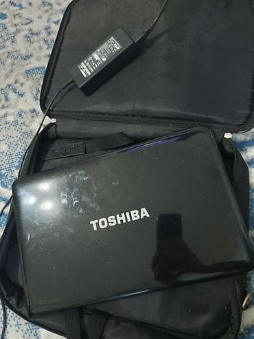 macbook 2 el: Toshiba noutbuk çantasıyla birlikdə - Model: Toshiba (qara korpus — 1