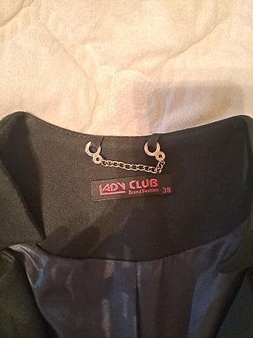 Şəxsi əşyalar: Yarim qol qara pencek. Ödəniş etdikdən sonra içərişəhər metrosuna — 3