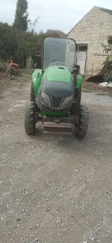 İşlək vəziyyətdədir 35 at gücü 4.4 çəkəndi 3 silindir Üzərində