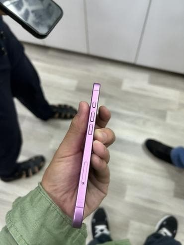pink iphone: IPhone 16, 128 GB, Çəhrayı, Barmaq izi, Face ID, Simsiz şarj — 4