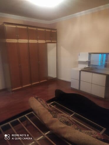 купить квартиру в 4 микрорайоне: Cahan bazarın arxasında həyət evi kirayə verilir. 3otaq. 1salon və — 2