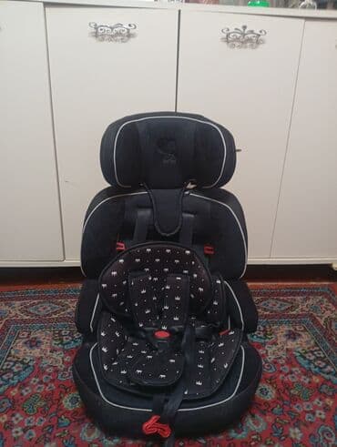 Uşaq avtomobil oturacağı 3 yaşdan-8 yaşa kimi Rəng: qara, ağ xırda