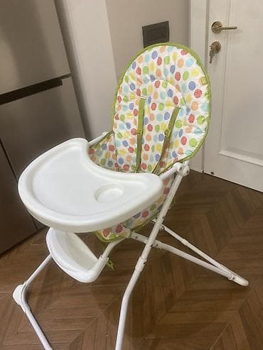Uşaq yemək stulu - Brend: Mothercare (loqo ön paneldə görünür) -