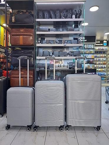 Sərt korpuslu gümüşü rəngdə 3-lük səyahət çamadan dəsti at lalafo.az Sərt korpuslu gümüşü rəngdə 3-lük səyahət çamadan dəsti