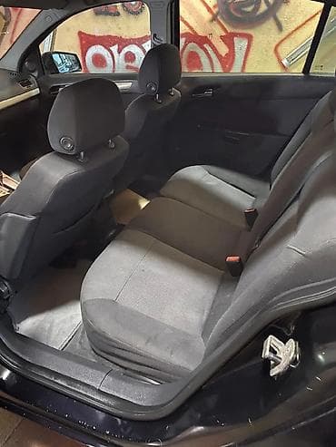 opel sukanı: Opel Astra: 1.9 l | 2007 il 567946 km Sedan — 3