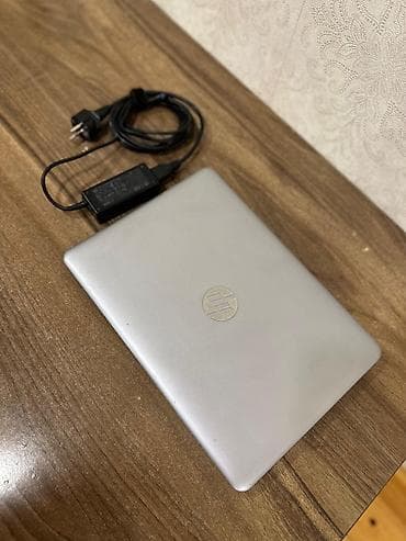 komputer core 2 duo: HP noutbuk - Prosessor: Intel Core i7 - Yaddaş: 240 GB M.2 NVMe SSD — 4