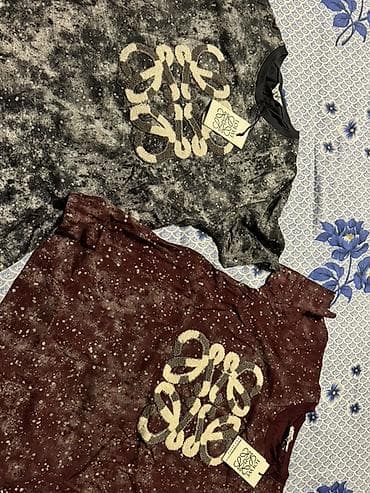 partalar: Məhsul: LOEWE loqolu unisex T‑şört - Dizayn: Ön hissədə iri LOEWE — 2