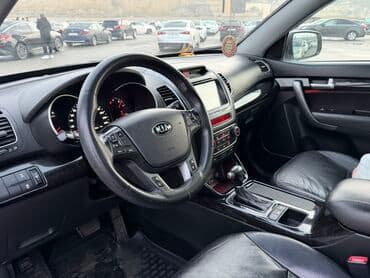 VAZ (LADA): Kia Sorento – ağ rəngli, şəhər və uzun yol üçün rahat, geniş salonlu 7 — 12
