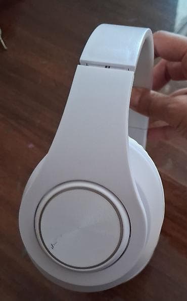 samsung level u: Ağ rəngli, başüstü Bluetooth qulaqcıq Xüsusiyyətlər: - Simsiz və — 5