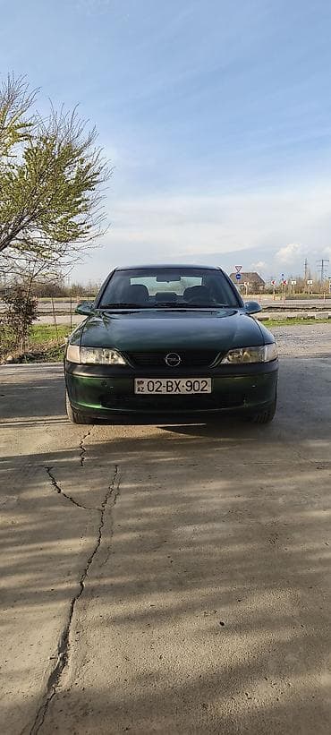 Opel Vectra: 1.8 l | Sedan