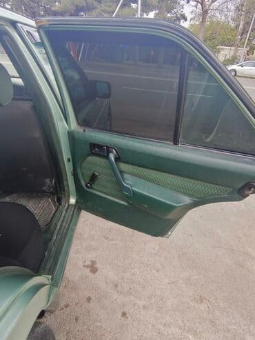 mercedes geyimleri: Mercedes-Benz 190: 2 l | 1991 il Sedan — 7