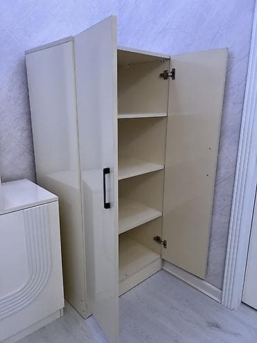skafli utu stolu: İki qapılı saxlama şkafı - Rəng: krem/bej - Material: laminat/MDF — 3