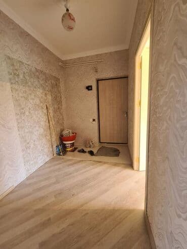 9 ci mikrorayon satilan evler: Bakı, 3 otaqlı, Köhnə tikili, m. Xalqlar Dostluğu, 82 kv. m — 7