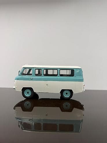 УАЗ: UAZ 452V Təcili olduğu üçün bu qiymətə qoyulub - Miqyas: 1:18 - Korpus — 2
