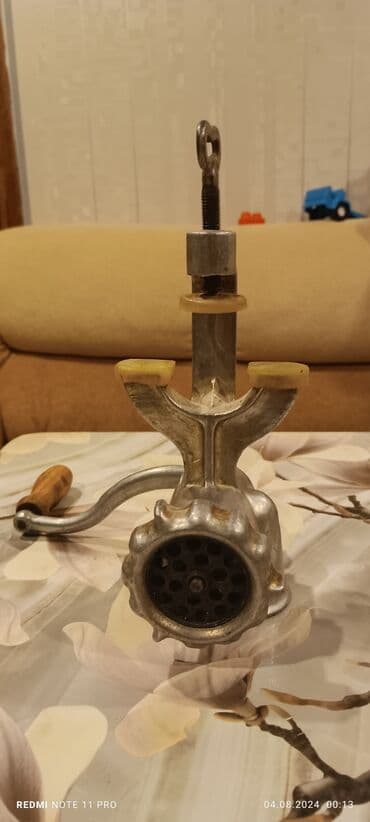 nar şirəsi çəkən: Ətcəkən 2 eded Biri yenidir 15 manata Biri istifade olunub 10 manata — 2