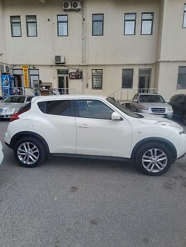 07 satisi: Nissan Juke, ağ rəng, Yapon krossoveri. Kompakt ölçülərə baxmayaraq — 4