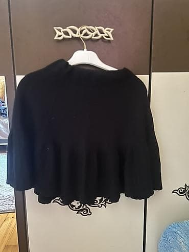 Qadınlar üçün qara yupka - Rəng: qara - Model: qısa kəsimli, ətək