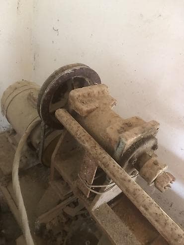 Tikinti daşları: Ağac torna dəzgahı 3fazali - Elektrik mühərriki ilə kəmər ötürücülü — 1