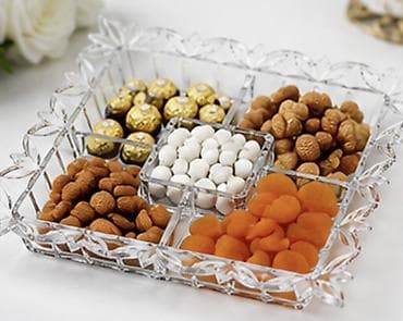 karaca qab: Kvadrat formalı bölməli şirniyyat/qoz-fındıq qabı KARACA - Material — 2