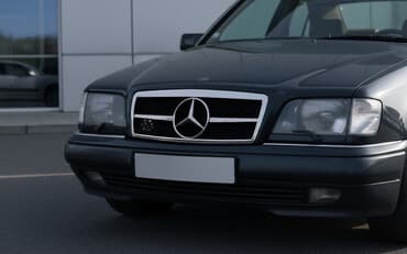Mercedes-Benz 1999, 1999 il, Almaniya, Ünvandan götürmə