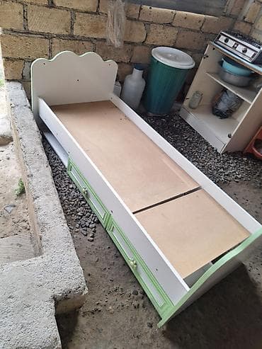 Oğlan və qız üçün, İşlənmiş, Çarpayı, Bazasız, Matrassız, Siyirməli