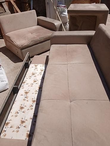 Di̇van-kravat, Divan, Açılan — 2
