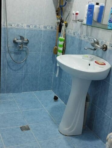 Bakı, 3 otaqlı, Köhnə tikili, 70 kv. m — 15