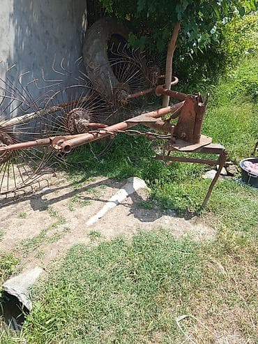 лафет тракторный: Traktor üçün ot yığan/çarpan “günəbaxan” tipli tırmık (barmaqlı — 2