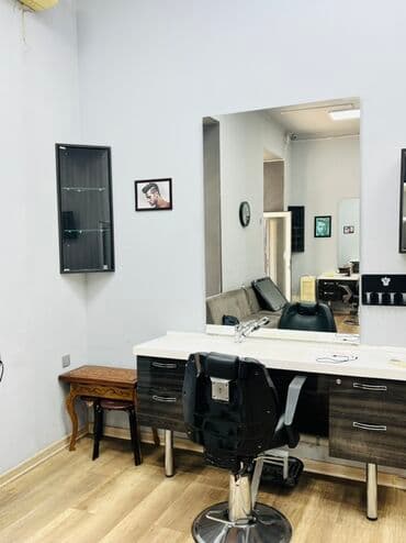 fen turbo: Kişi salonu üçün tam təchizatlı bərbər işi yerləri və mebelləri — 2