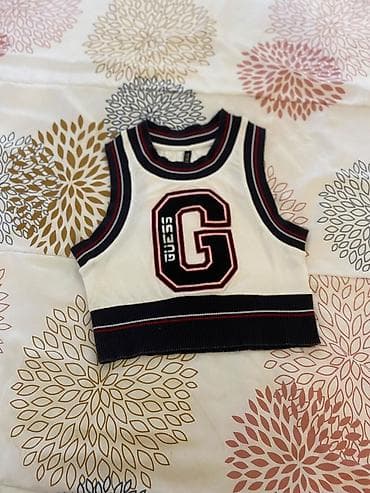 don geyim: Original Guess 🤍 XS-S
Nomrenin Whatssap ile elaqe saxlaya bilersiniz 🤝 — 1