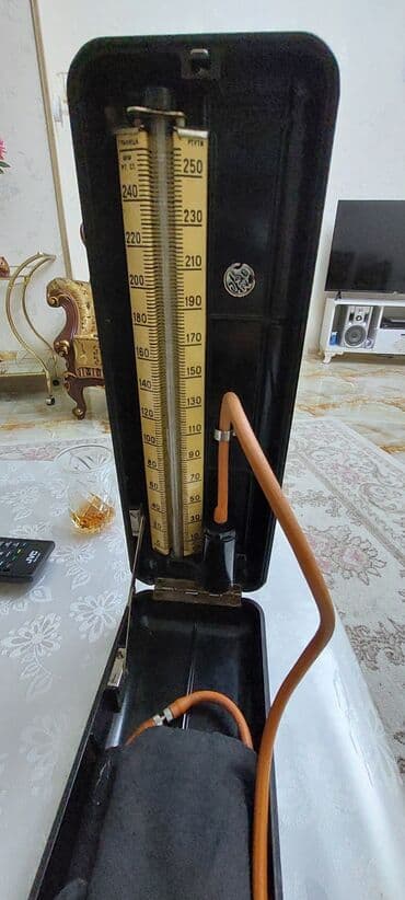 təzyiq ölçən proqram: Kiv mərcuri manometrlə mexaniki qan təzyiqi ölçən aparat — 1