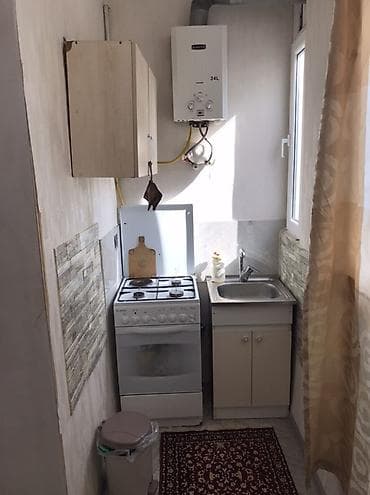 Həyət evləri və villalar: 2 otaqlı mənzil - Daxili koridor: ağ giriş qapısı, divar asılqanı — 5