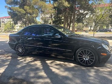 kia satisi: Mercedes-Benz C-Class sedan (W203), qara rəng. - Kuzov: 4 qapılı — 2