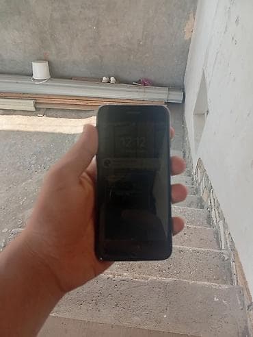 iphone 12 pro maz: IPhone SE 2020, 64 GB, Qara, Barmaq izi — 2