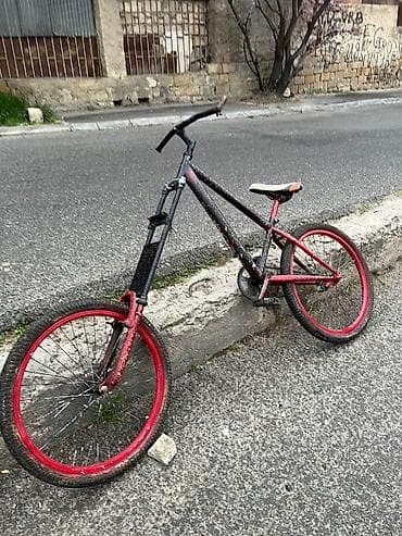 velosiped eynəyi: Yeni Şəhər velosipedi Trek, 24", Ünvandan götürmə — 1