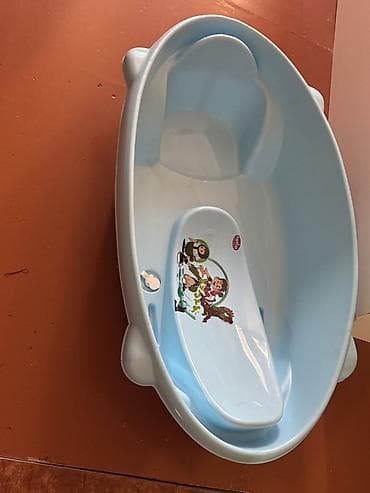 su daş: Uşaq vannası – mavi rəngdə, plastik materialdan. - Daxili anatomiya — 3