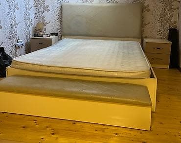 matras islenmis: Böyük iki şəxslik yataq dəsti satılır. Matrasla birlikdədir. İstifadə — 2