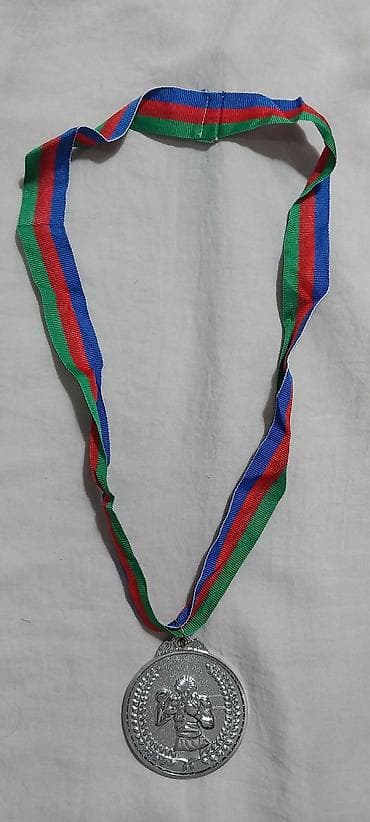 Dəbilqələr: Boks medal dəsti - Rənglər: qızıl, gümüş, bürünc - Dizayn: Hər iki — 5