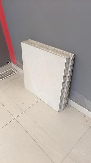 mazaika kafel: 60*60 metlax. 100 kv dı. usden cıxma. 1 ededi 1 manat — 1