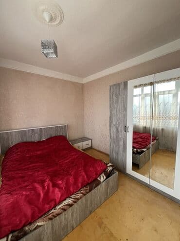 gence kirayə evlər: Dos-102 də 17 nömrəli məktəbin yaxınlığında binanın qarşısınnan avtbus — 4