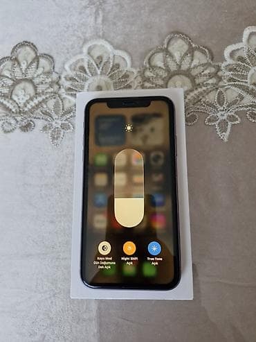 iphone iphone xr: IPhone 11, 128 GB — 5