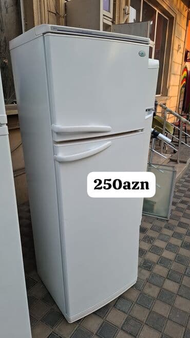 qapalı dondurucu: İki qapılı soyuducu - Rəng: ağ - Üst hissə: dondurucu bölmə - Aşağı — 1