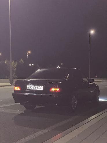mersedes masini: Mercedes-Benz C-Class: 2.4 l | 1998 il Sedan — 3