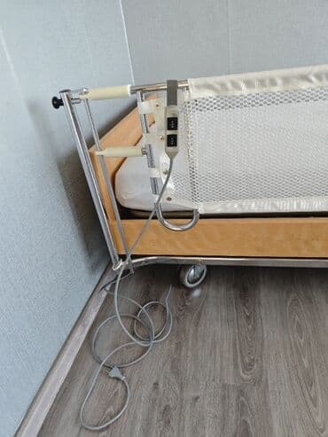 Antiseptiklər və dezinfeksiyaedici vasitələr: Almaniyanın Elektrik tibbi çarpayısı. Almaniya istehsalıdır. Əla — 1