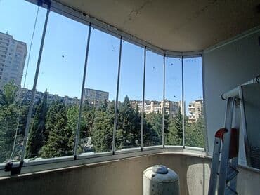 balkon məhəccərləri: Balkonlar və ya eyvanlar üçün nəzərdə tutulmuş, şüşə panellərdən — 1