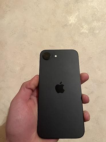 iphone 16e almaq: IPhone 16e, 128 GB, Qara, Face ID — 3