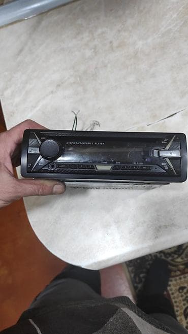 avto maqintafon: Maqnitol, CD — 2