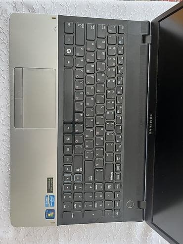 samsunq ekran: Samsung noutbuk + çanta - Model: Samsung (seriya üst qapaqda — 2