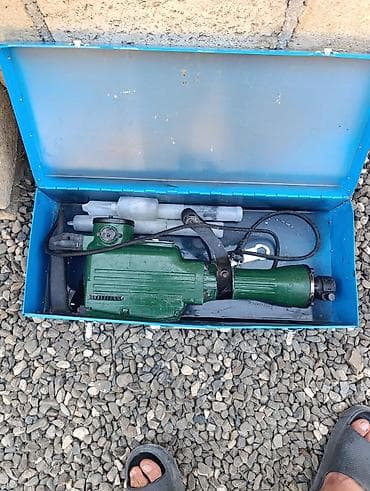 atverka dəsti: Elektriklə işləyən ağırbeton qırıcı/perforator (demolision hammer) — 8